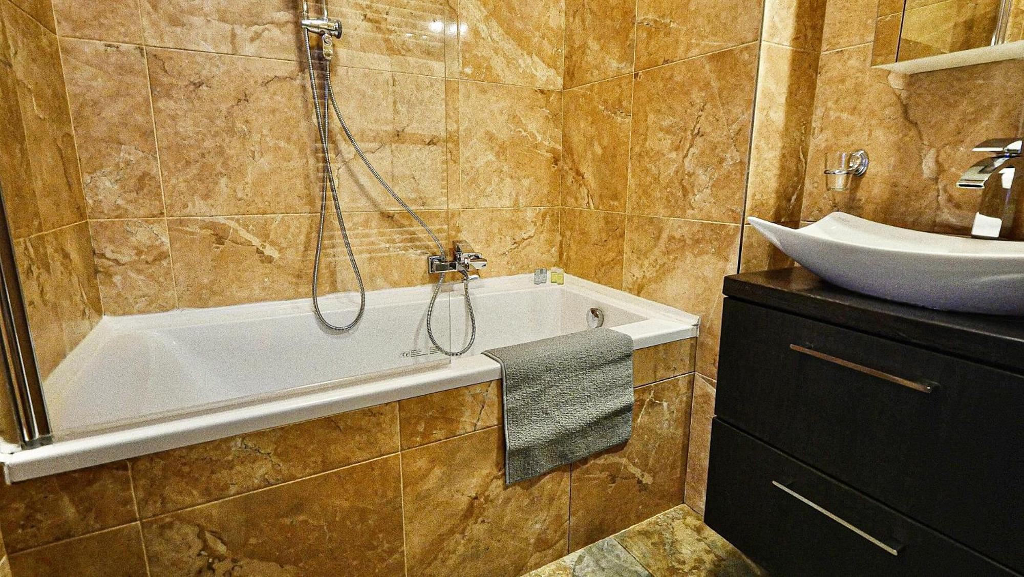 Residence Moravia Apartments Карлови Вари Екстериор снимка