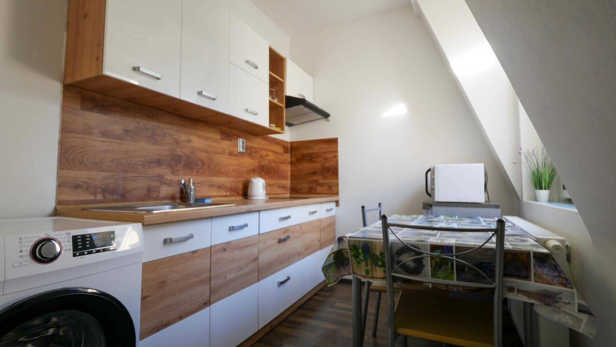 Residence Moravia Apartments Карлови Вари Екстериор снимка